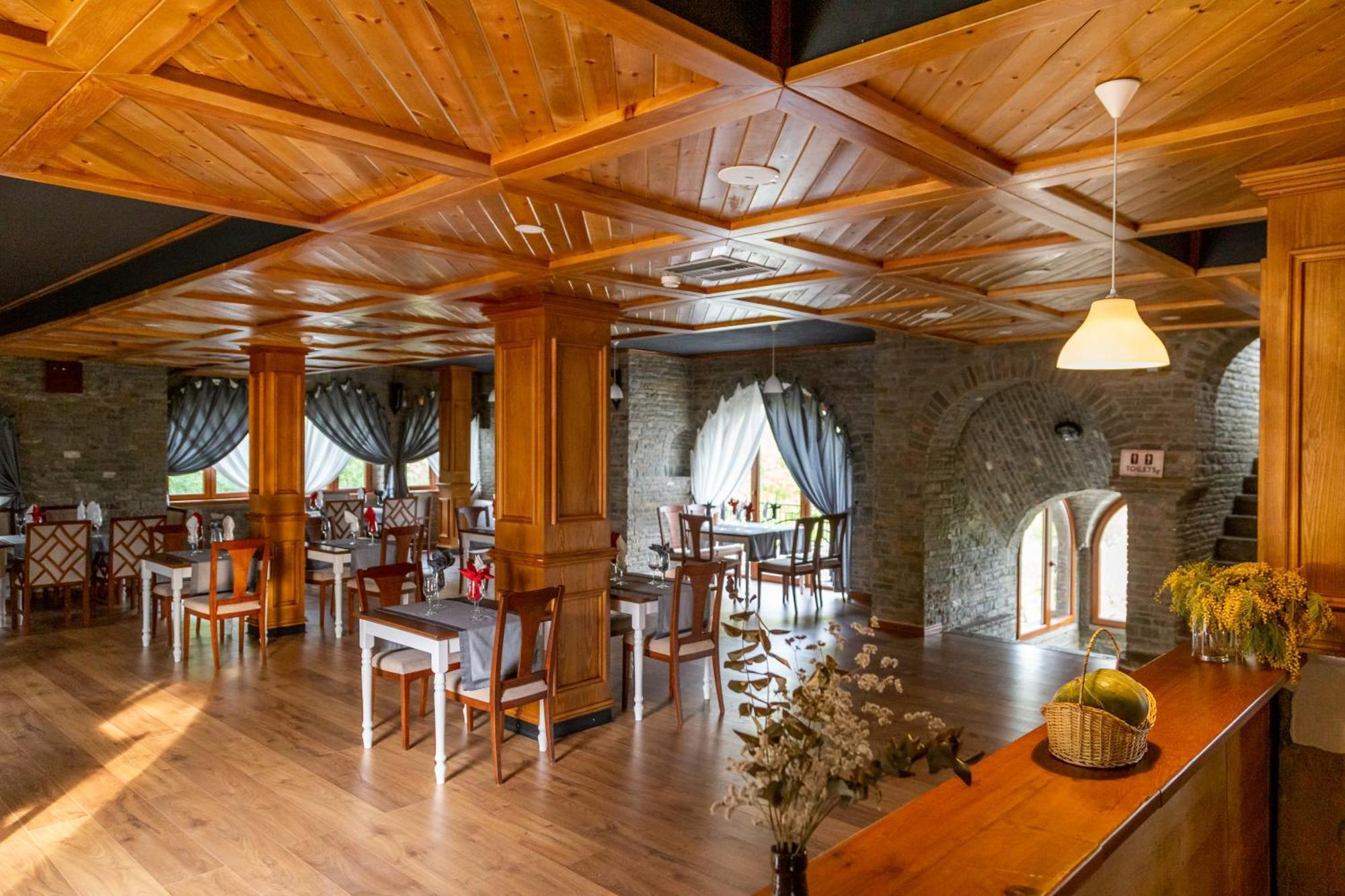 Hotel Restaurant Emblema Petrele Extérieur photo