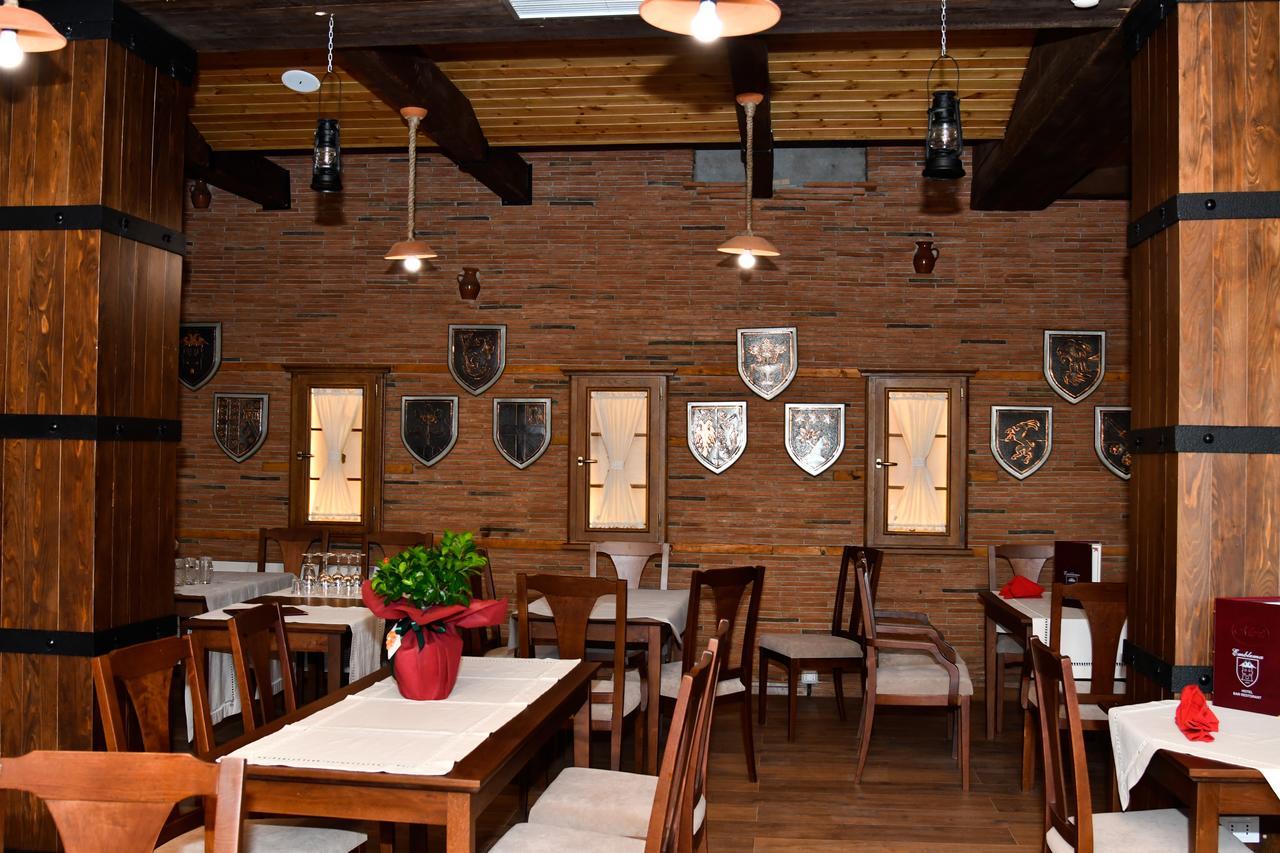 Hotel Restaurant Emblema Petrele Extérieur photo