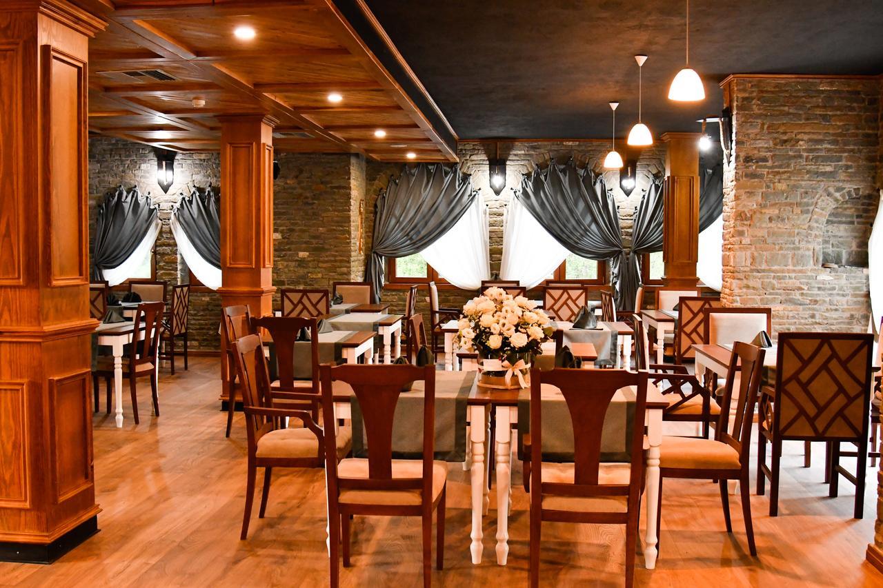 Hotel Restaurant Emblema Petrele Extérieur photo