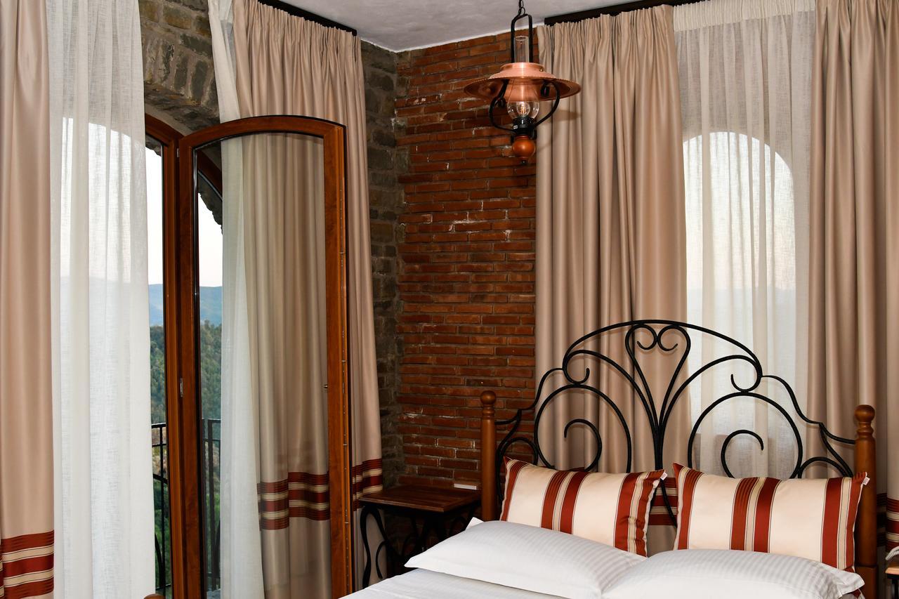 Hotel Restaurant Emblema Petrele Extérieur photo