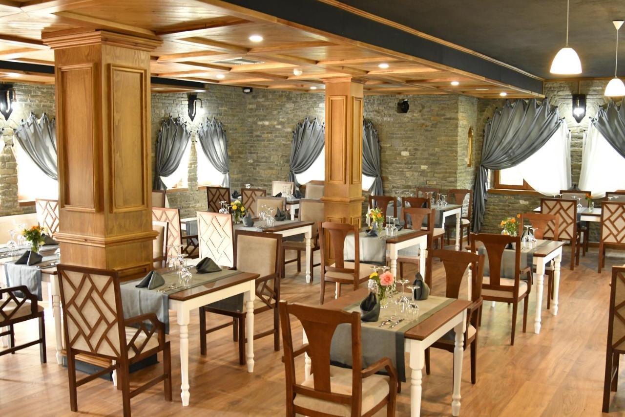 Hotel Restaurant Emblema Petrele Extérieur photo