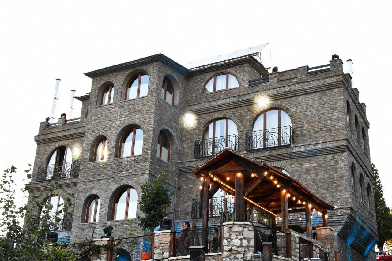 Hotel Restaurant Emblema Petrele Extérieur photo