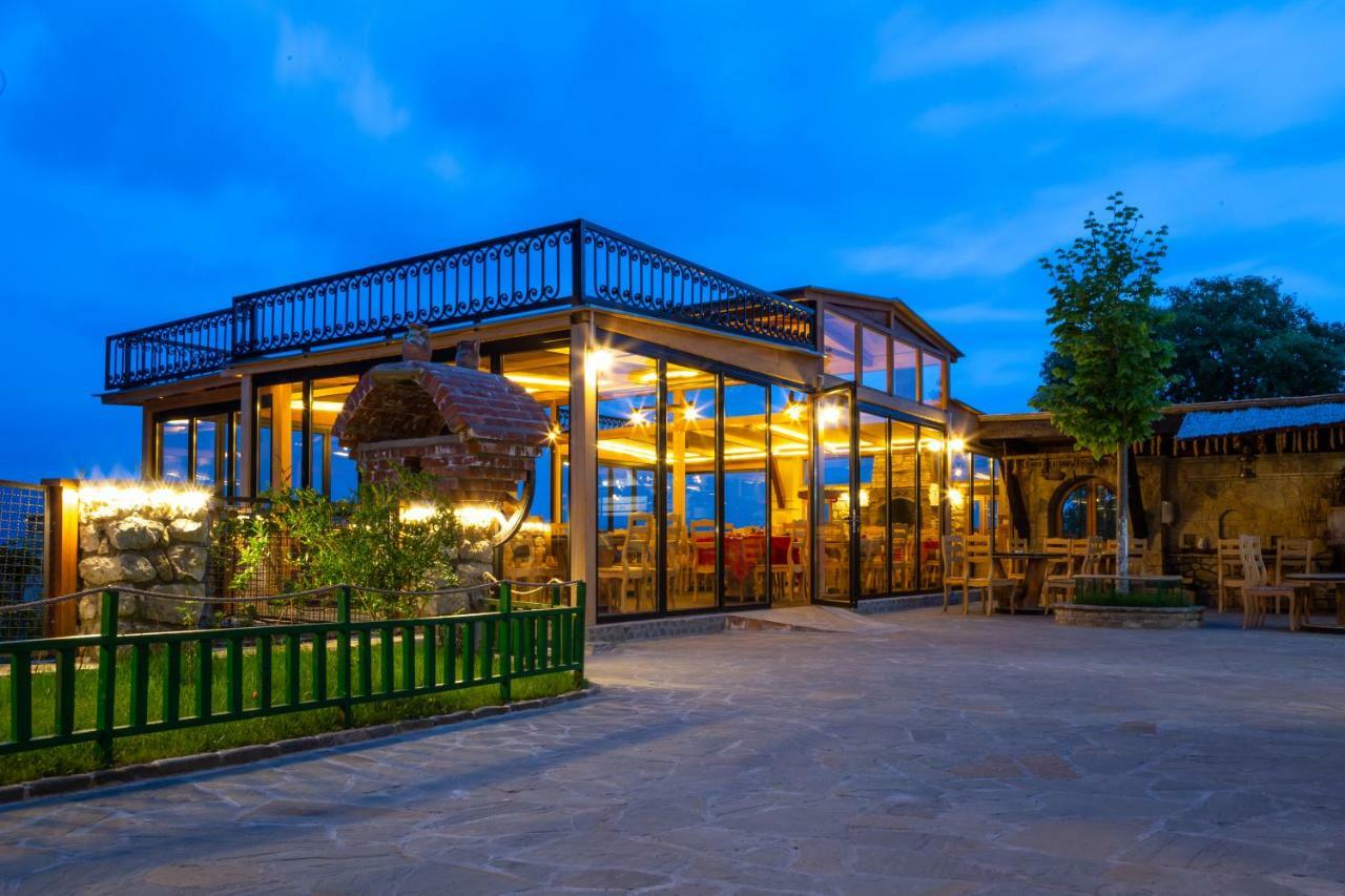 Hotel Restaurant Emblema Petrele Extérieur photo